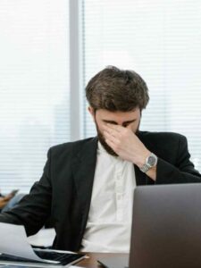 Toxic Workplace Signs You Shouldn't Ignore